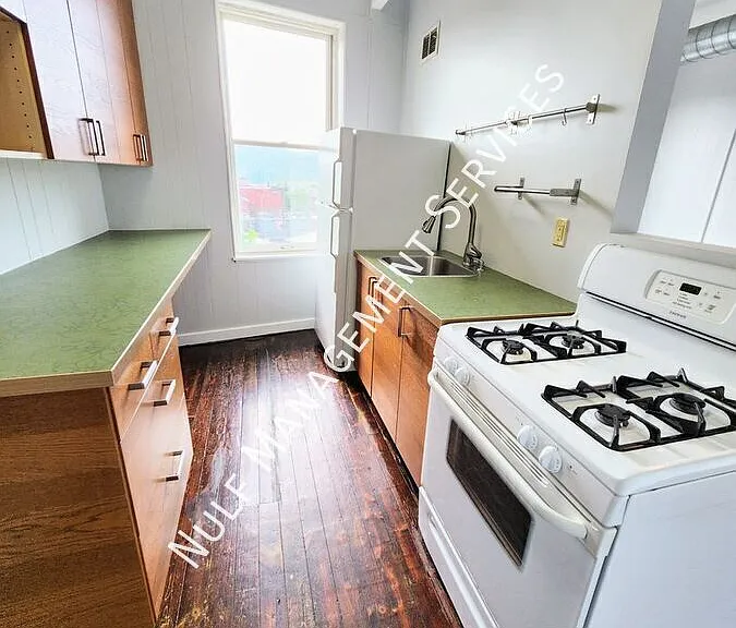 4502 Butler St #5 — Photo 1