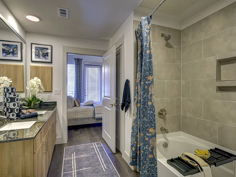 Alexan Rivercrest — Photo 10