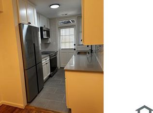 7805 Lockney Ave #101, Takoma Park, MD 20912