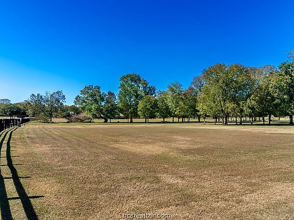 3rd image of 9685 Shadow Creek Trl