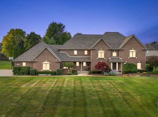 8849 Heatherwood Ct, Washington, MI 48095