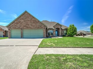 4112 Champlain Ct, Yukon, OK 73099