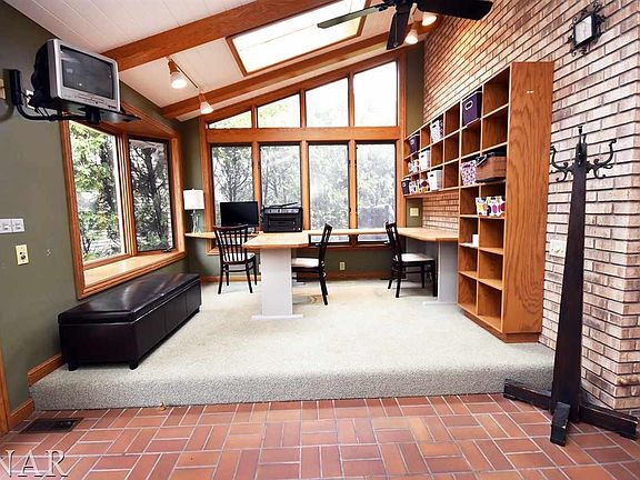 5th image of 204 Imperial Dr