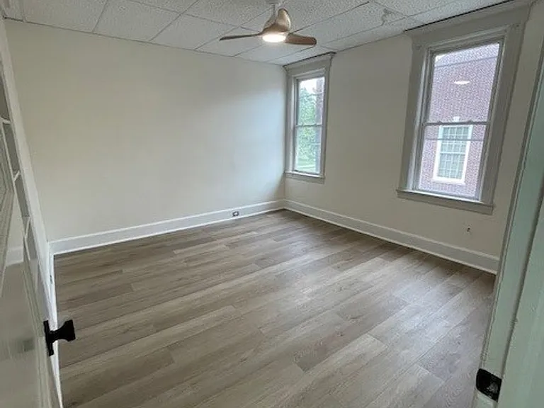 112-118 Hamilton St — Photo 13