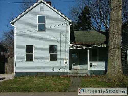 1st image of 571 Rubber St
