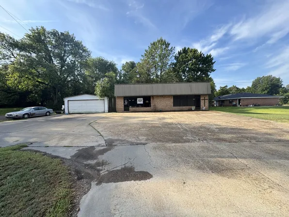 27864 E Main St, West Pt, MS 39773