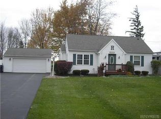 4459 Mapleton Rd, Lockport, NY 14094