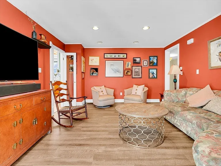 243 Upland Ave — Photo 16