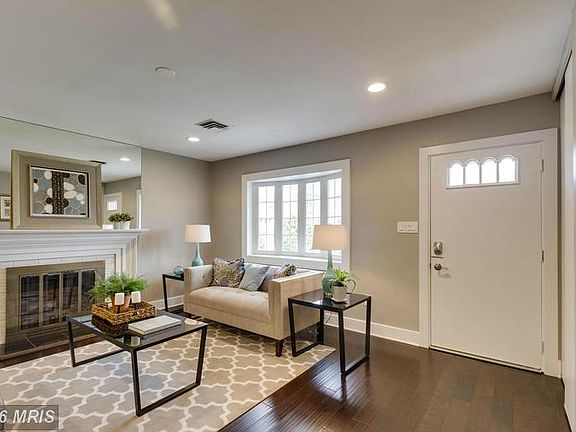5th image of 6207 Everglades Dr #211