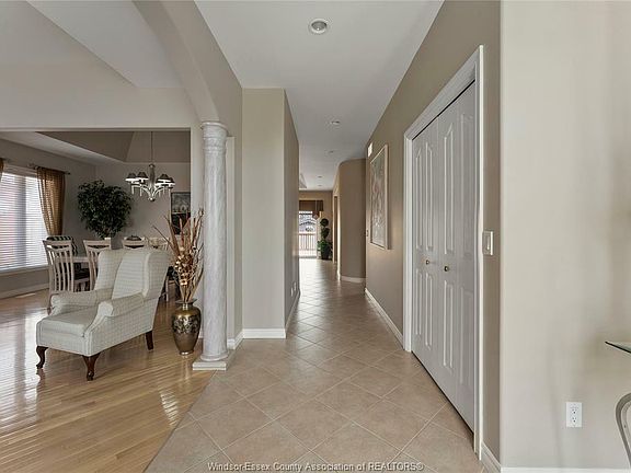 4th image of 1724 Chornoby Cres