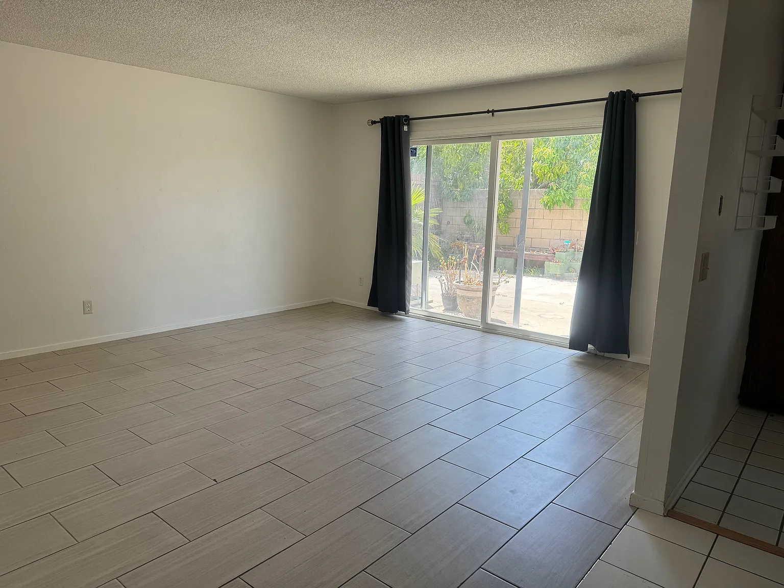 665 S College Ave — Photo 3