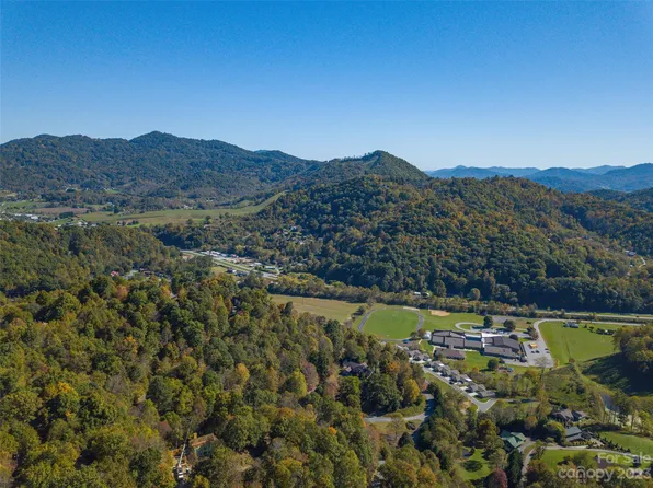 92 Herbert Trl, Waynesville, NC 28785