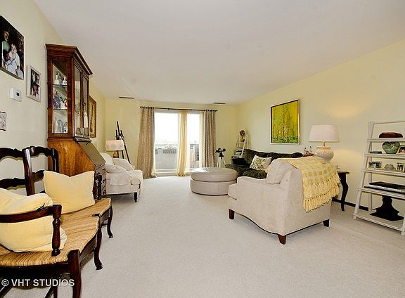 3rd image of 7201 N Lincoln Ave APT 506
