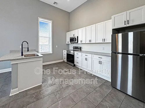 1064 Mill St #5 Photo 1
