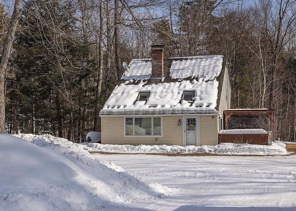 1st image of 20 Fairgrounds Road