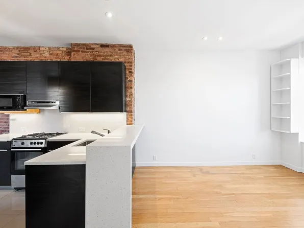 64 Macdougal Street 15 image 2 of 5
