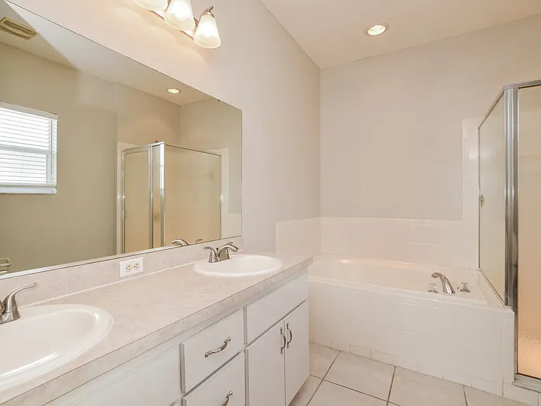 292 Cloverdale Rd — Photo 14