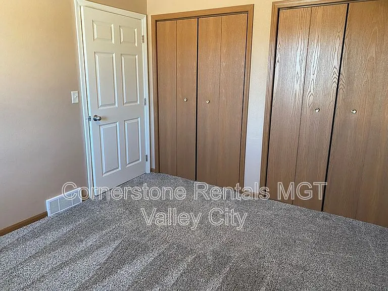 516 10th Ave SE — Photo 15