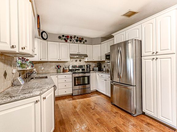 4th image of 804 Eastland Dr