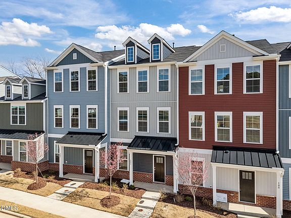 3rd image of 141 Pearl St #9