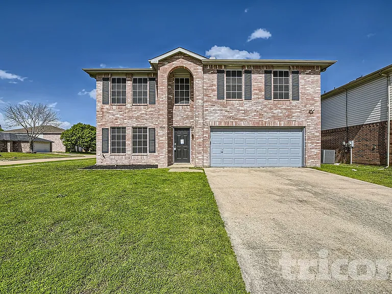 3040 Clemente Dr — Photo 2