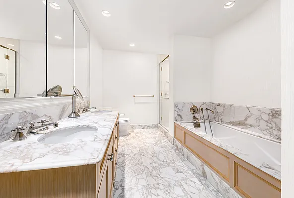 Sold by Compass | media 21