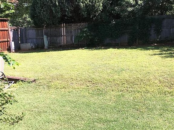 2nd image of 1907 Wisteria Ct