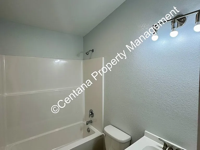 3712-3714 S. Wyoming St — Photo 7