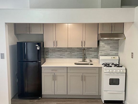 3rd image of 357 W 120th St #3R