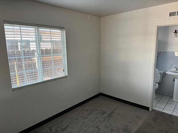 4th image of 4715 N Fircroft Ave