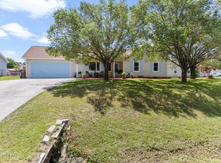 118 Glenwood Dr, Hubert, NC 28539