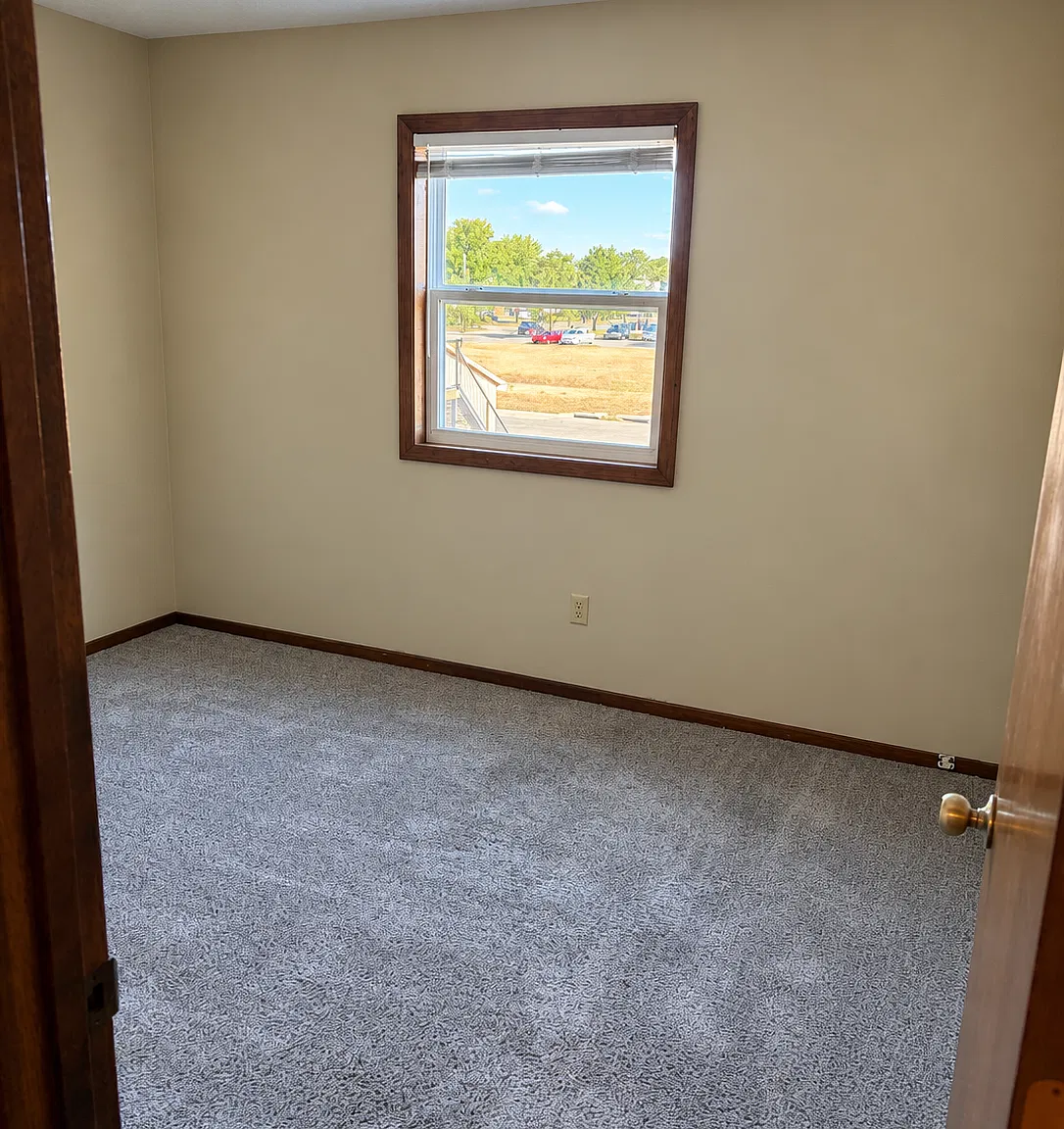 2 bed, 900 sqft, $900 — Photo 4
