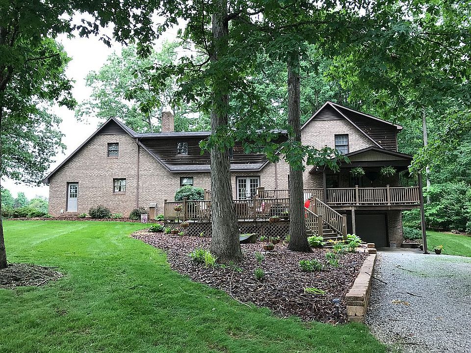 2nd image of 765 Bentwood Ln