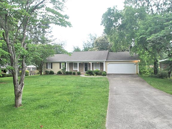 4th image of 930 Chesterfield Dr