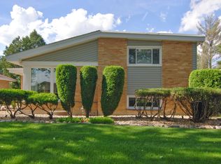 11110 Martindale Dr, Westchester, IL
