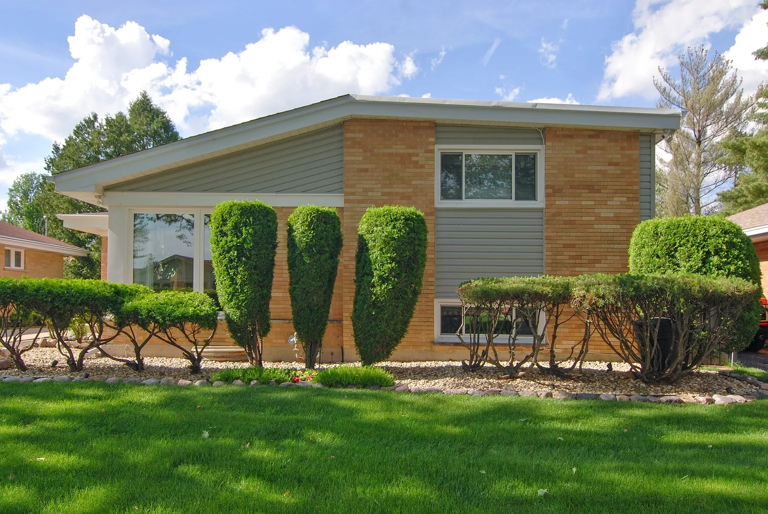 11110 Martindale Dr photo 1