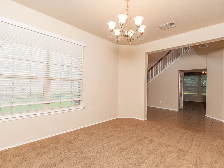 7109 Golden Oak Ln — Photo 3