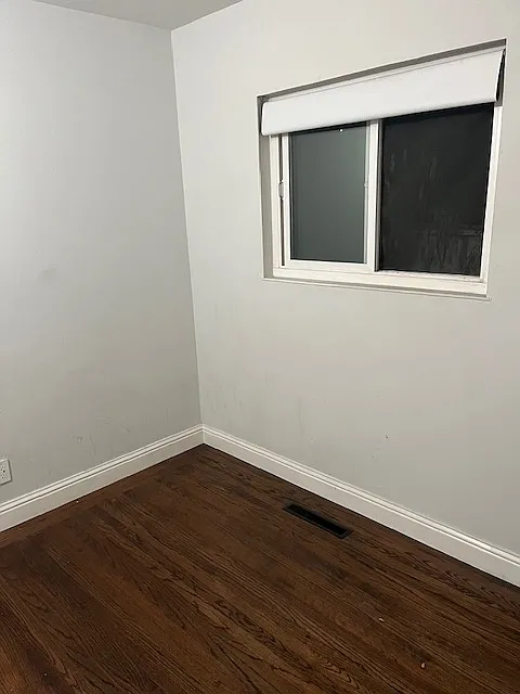 7 bed, 3000 sqft, $1,200 — Photo 3
