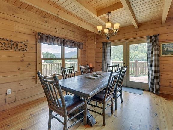 5th image of 273 Rose Petal Ln
