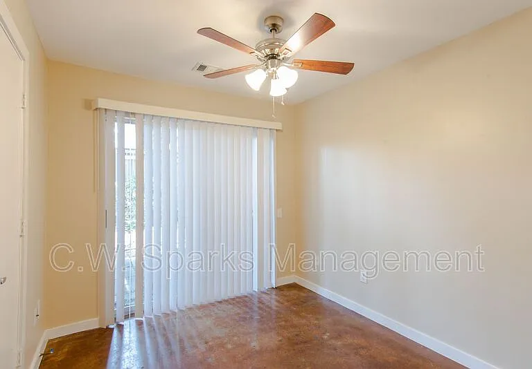 2724 Shelby Ave — Photo 7