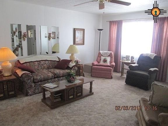 4th image of 2305 W Grand Ave