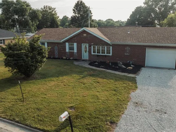 119 Freedom Dr, Belleville, IL 62226