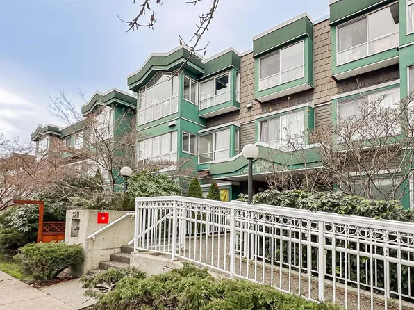 2211 Wall St #309, Vancouver, BC V5L 1G4