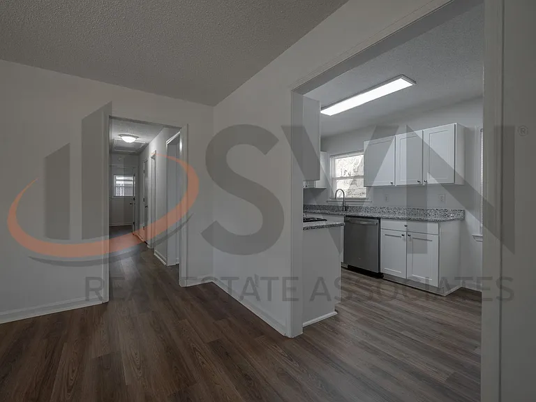 2911 Beechwood Dr — Photo 4