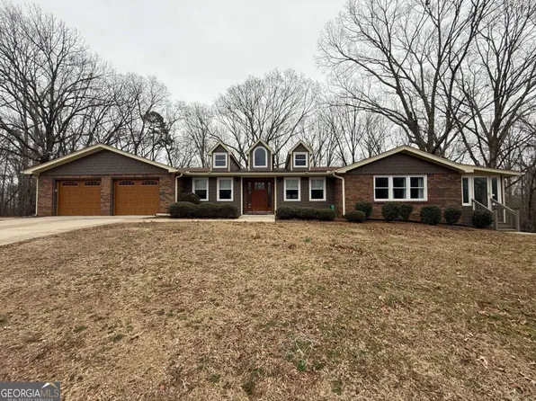594 Hogan Pond Ln, Ball Ground, GA 30107