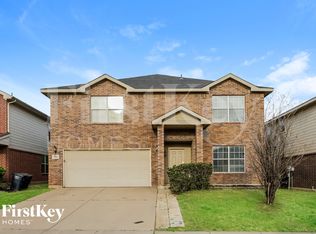 7804 Whitney Ln, Fort Worth, TX 76112