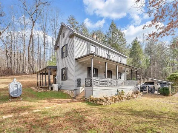 6702 Ferrum Mountain Rd, Callaway, VA 24067