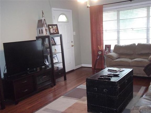 3rd image of 1404 Avenue F