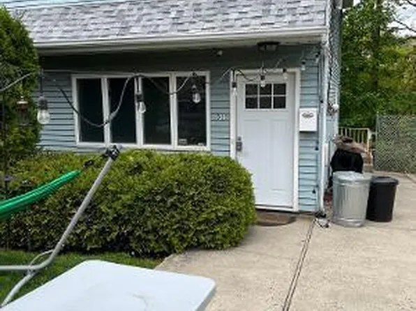 51 Portland Pl, Staten Island, NY 10301