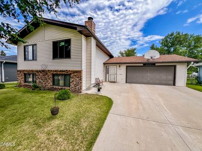 1026 7th Ave NW, Valley City, ND, 58072